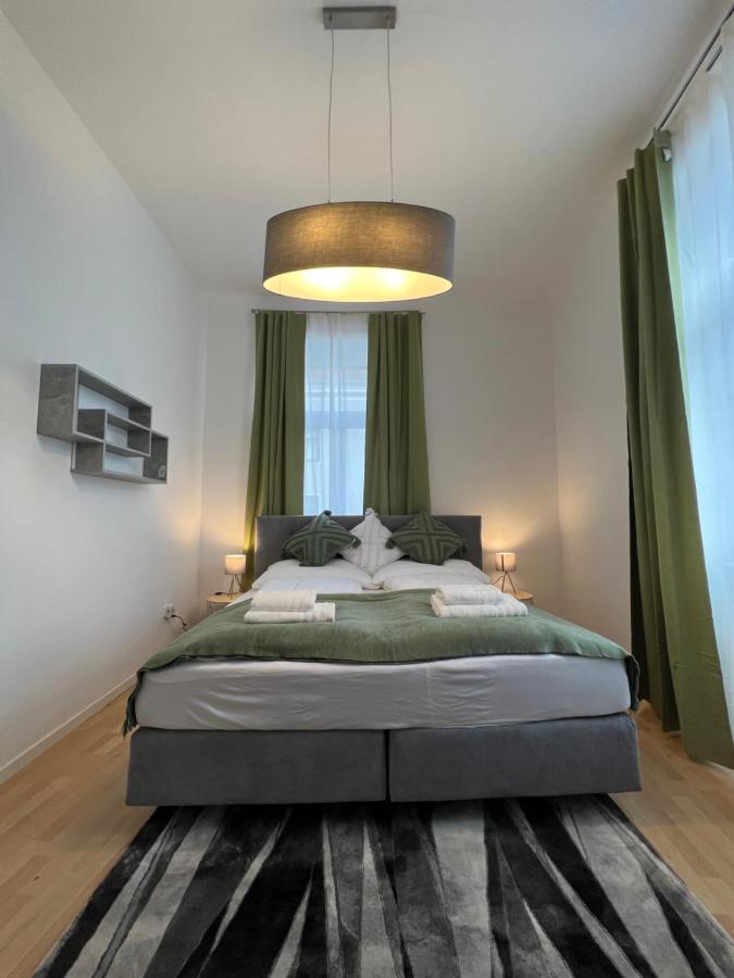 Spacious & Deluxe Big Apartment Near Prater Vienna Exterior photo